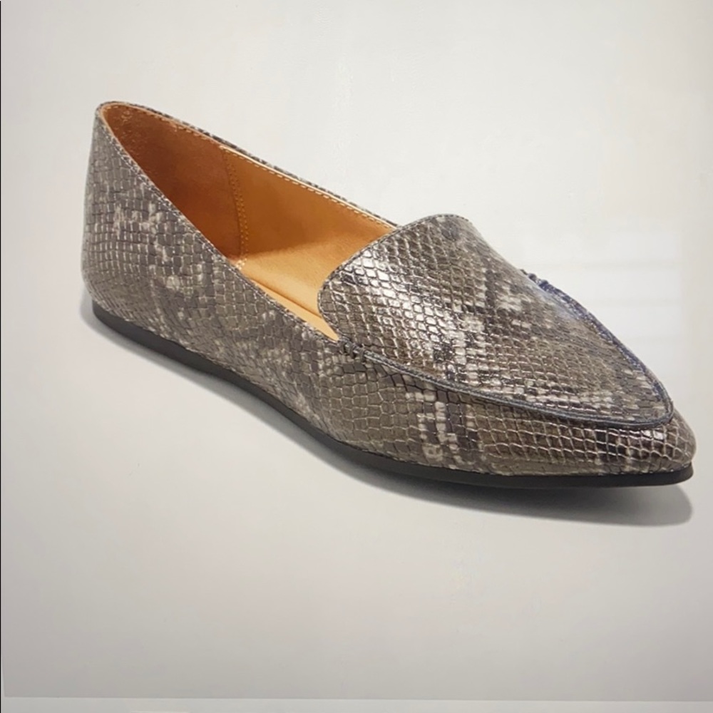 Woman’s Micah Pointed Toe Closed Loafer -A New Day